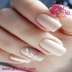 خدمات طراحی و کاشت ناخن